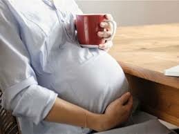 Стало известно, почему беременным для рождения здоровых детей нельзя пить кофе и чай