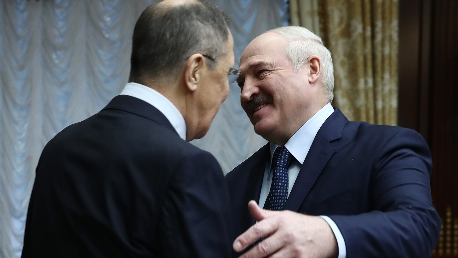 Лукашенко раскрыл Лаврову свою позицию по Карабаху