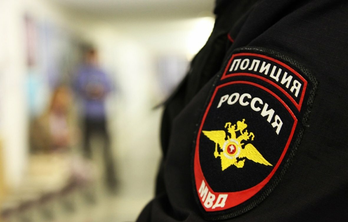 В полиции сделали заявление о захвате заложников учеником в Казани