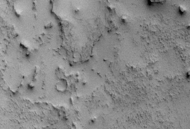 Скрыты от человеческого взора: ученый выявил под марсианскими дюнами гигантские сооружения