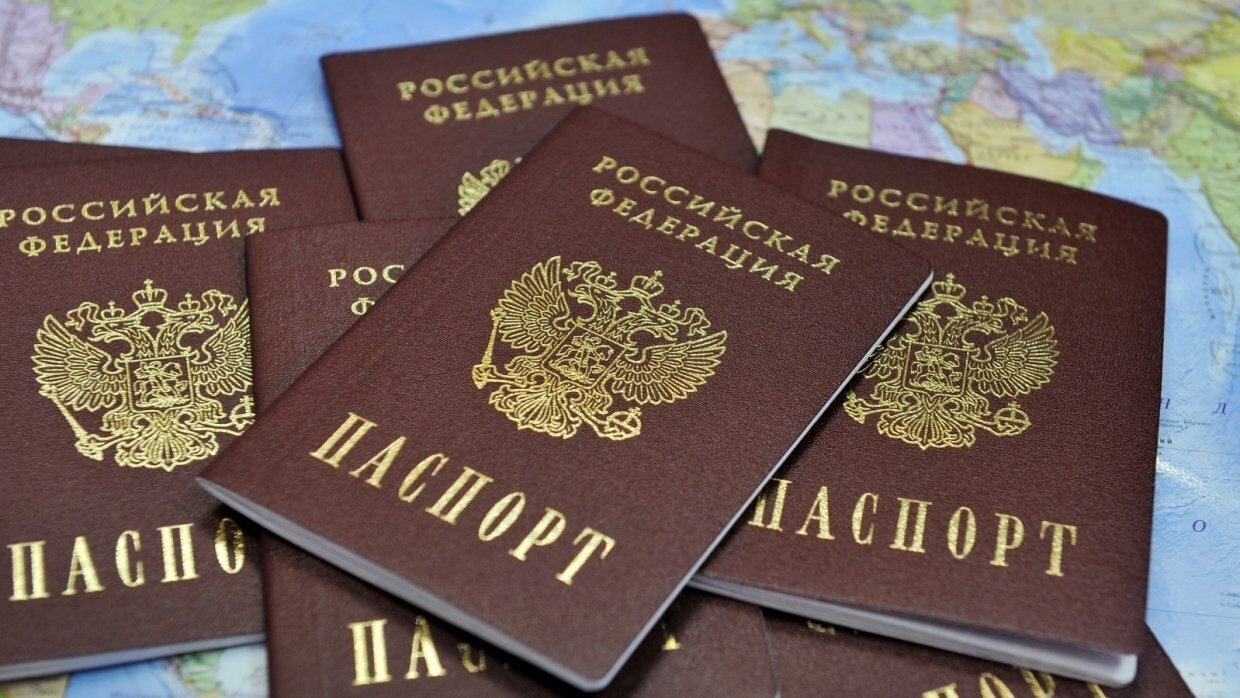 В Кремле отреагировали на сообщения о российских паспортах для ДНР и ЛНР