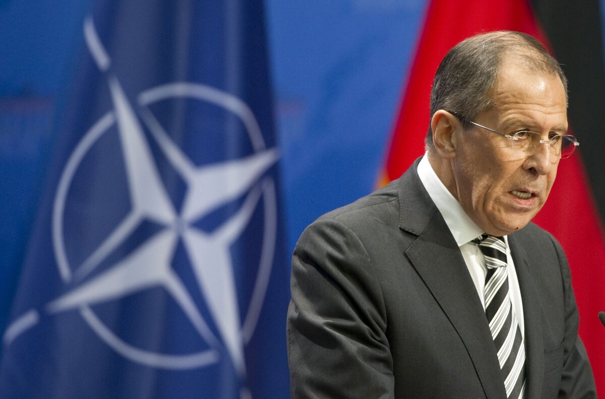 Москва рассмотрит с Анкарой "втягивание Украины в НАТО" – Лавров 