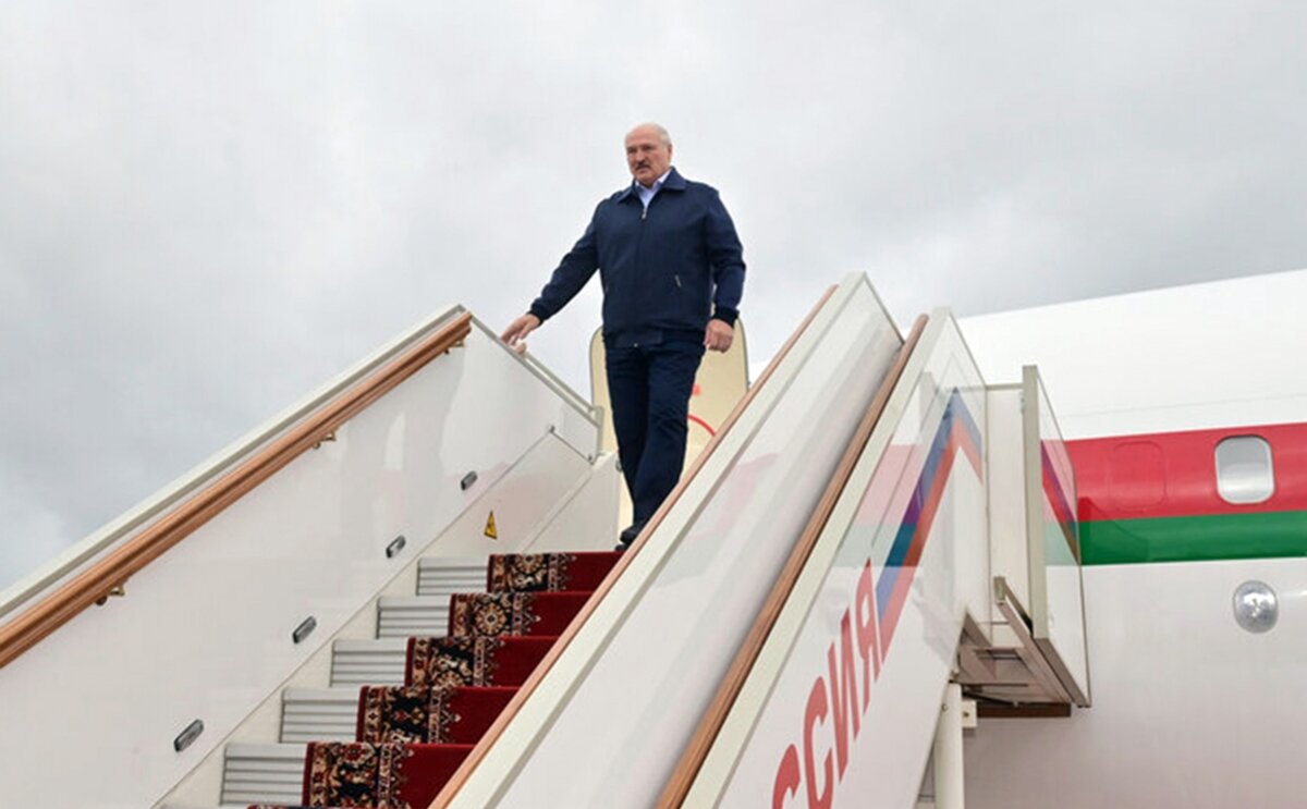 Лукашенко прилетел в Москву на переговоры, рассказав, что он спросит у Путина
