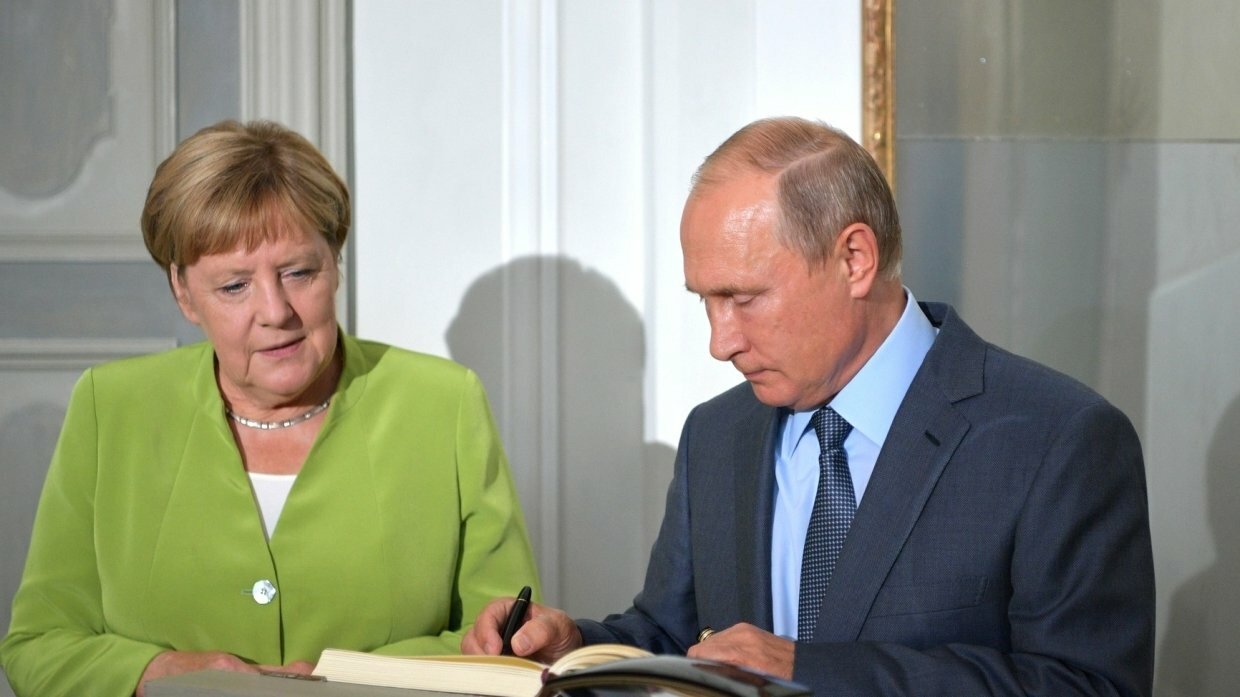 СМИ: Путин дал Меркель убедительные гарантии по "Северному потоку – 2" 