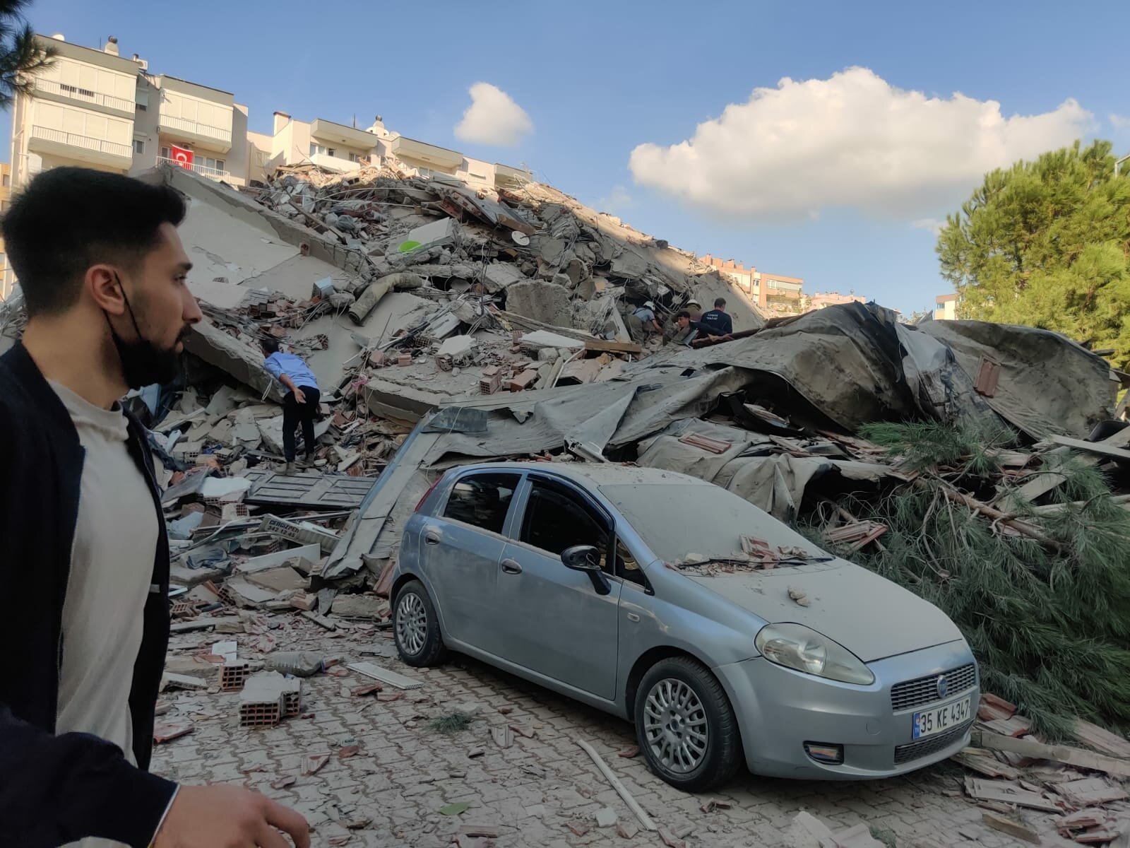 ​Более 20 разрушенных домов в Измире: в Турции произошло землетрясение