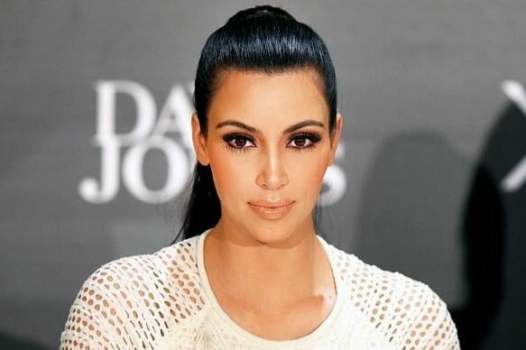 Ким Кардашьян вновь шокировала публику своим выбором одежды: максимум нежности и милости - кадры 