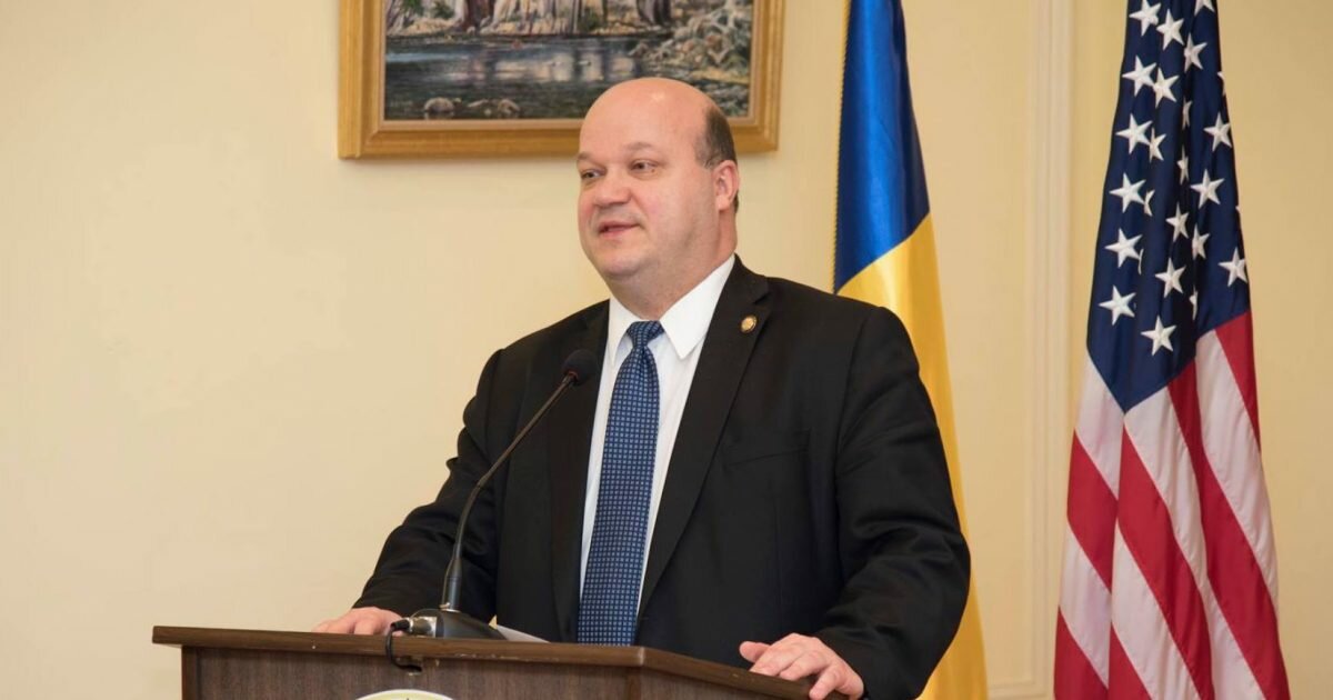 Экс-посол Украины Валерий Чалый призвал готовиться к разрыву связей с Россией