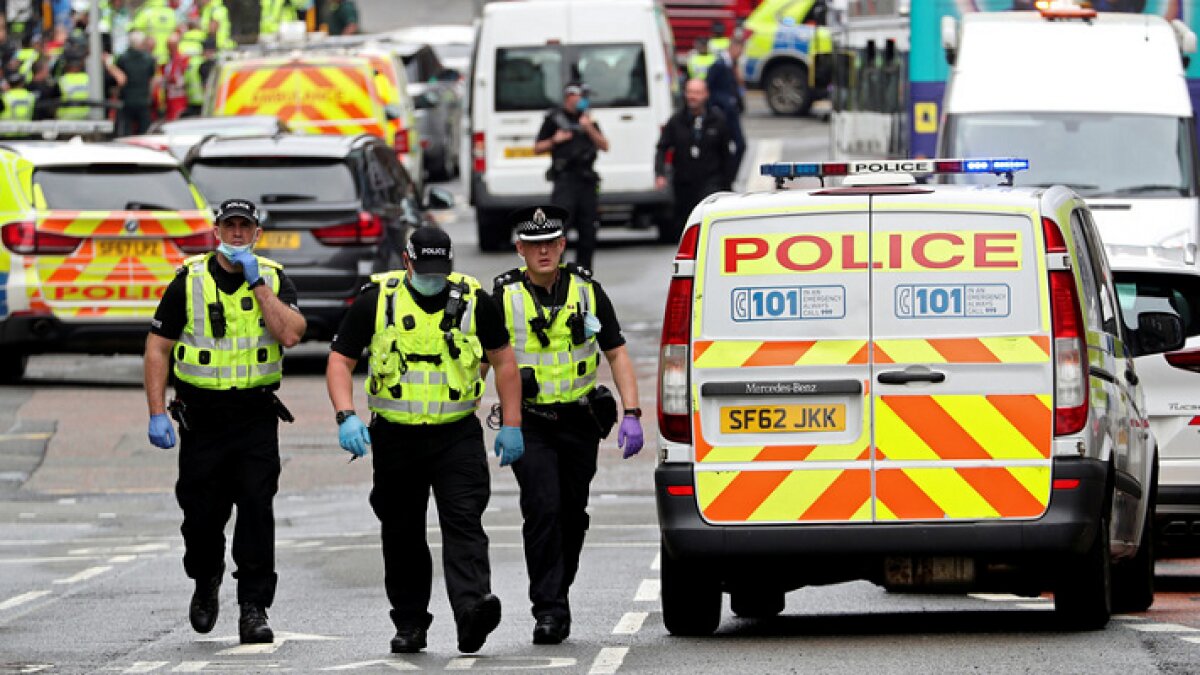 "Мои мысли сейчас с жертвами и их семьями", - Борис Джонсон о нападении в Глазго