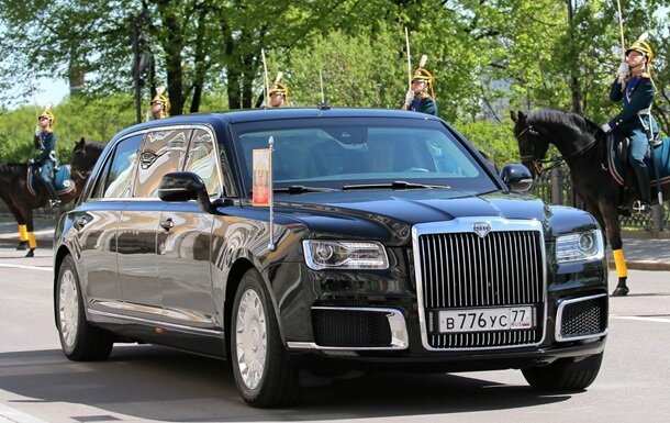 Опубликованы впечатляющие кадры нового лимузина Путина “Кортеж”