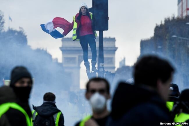 Победа “парижского майдана”: власти Франции выполнят главное требование “желтых жилетов” – СМИ