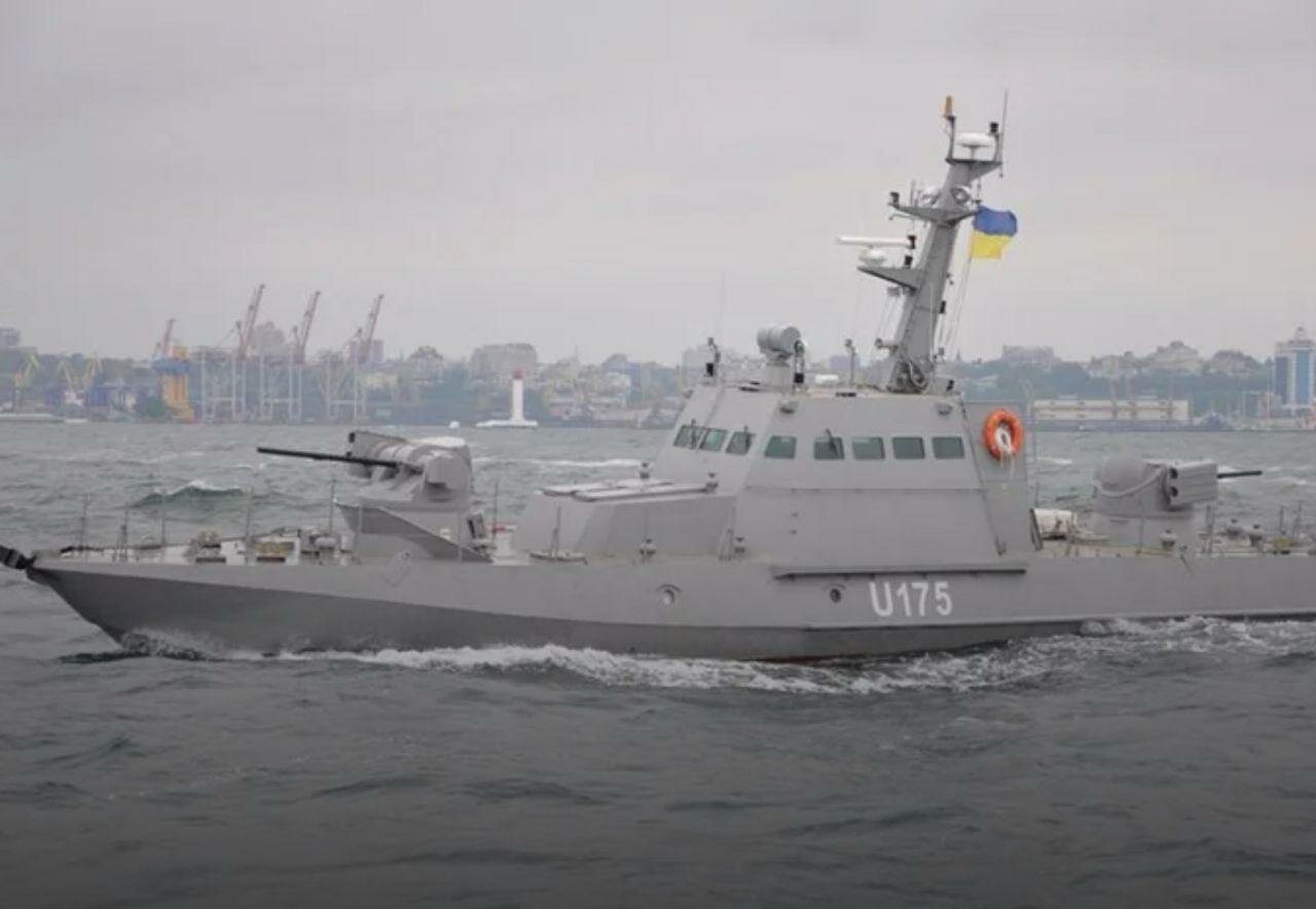 СМИ: силы ФСБ РФ подбили бронекатер ВМС Украины "Бердянск", есть раненый 