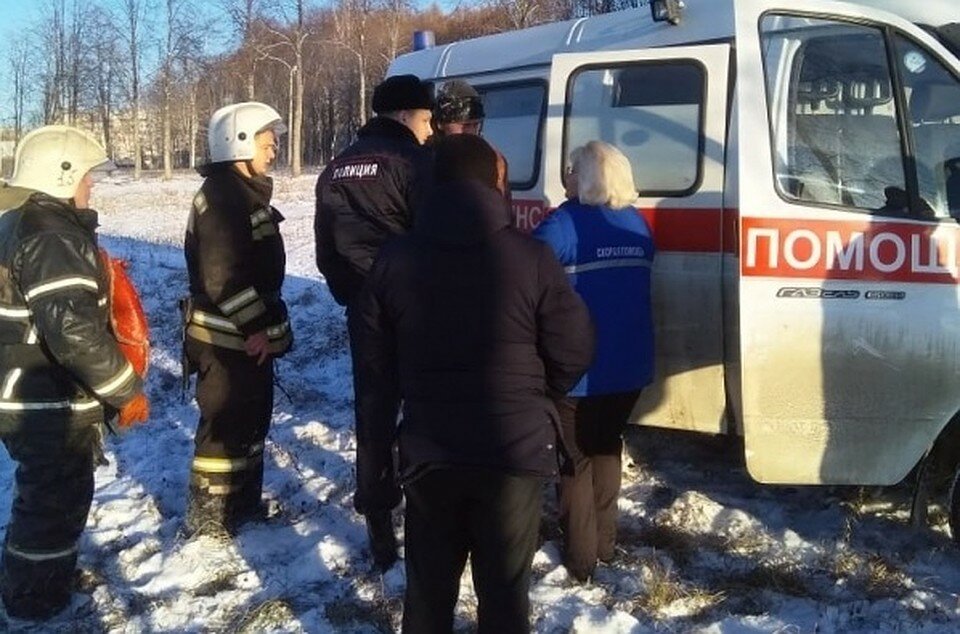 В Москве автомобиль с водителем упал на дно реки: МЧС провело операцию по спасению
