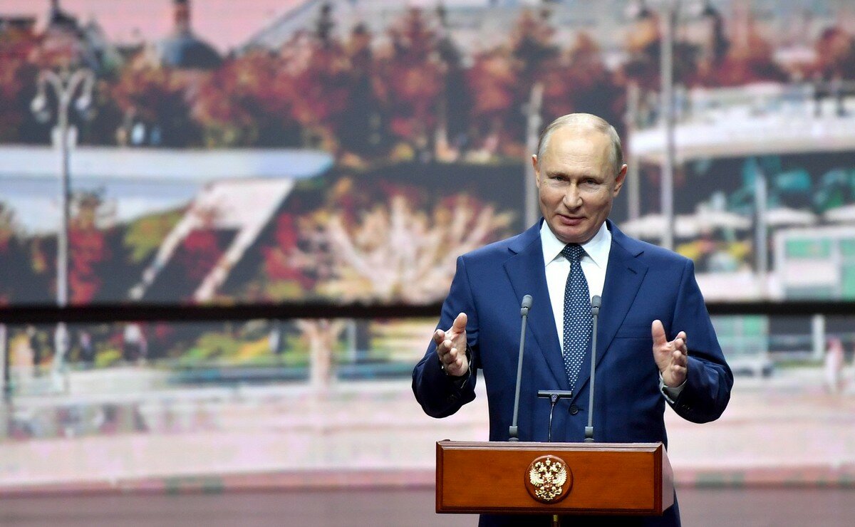 Путин поздравил Москву с 874-летием: видео праздничного фейерверка
