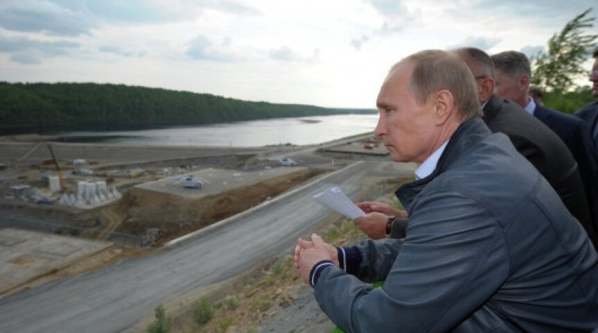 В День работников дорожного хозяйства России Путин рассказал о стратегическом приоритете страны