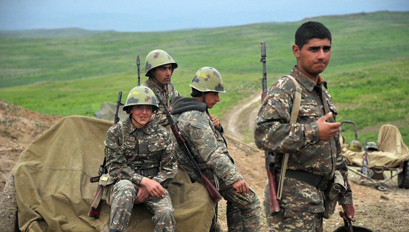 На рубеже с Азербайджаном взяли в плен шестерых армянских военных 