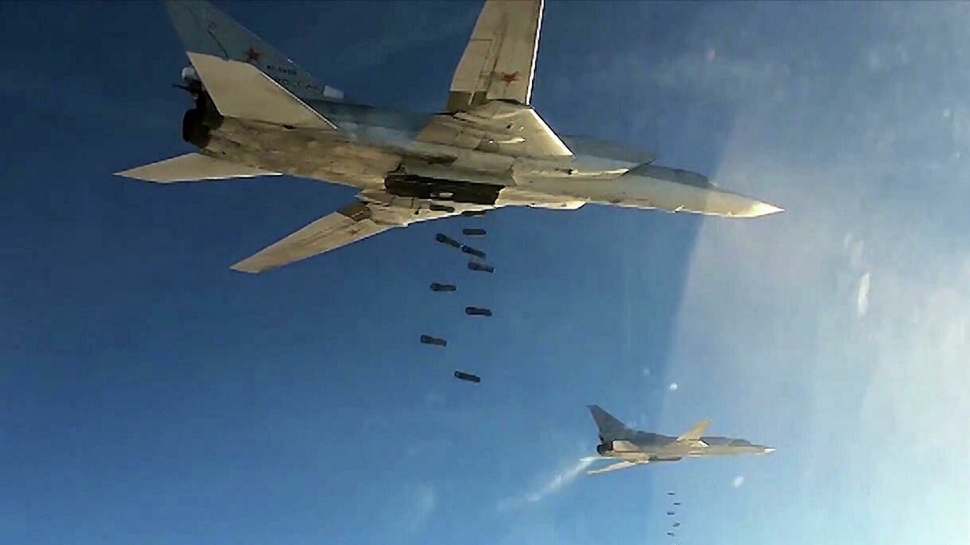 Самолеты ВКС РФ испепелили позиции ИГИЛ в Сирии 
