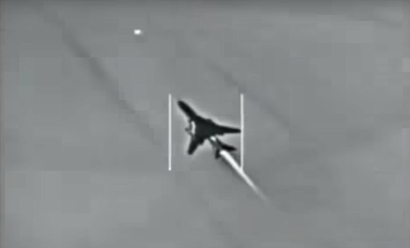 Появились кадры уничтожения американским истребителем сирийского Су-22