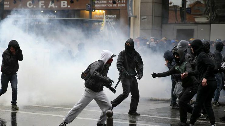 Спецслужбы Франции расстроили всех, кому померещился “российский след” в беспорядках в Париже