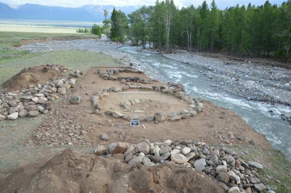 В Алтайском крае археологи обнаружили огромное количество обезглавленных тел: Ученые говорят о возможной мумификации жителей 