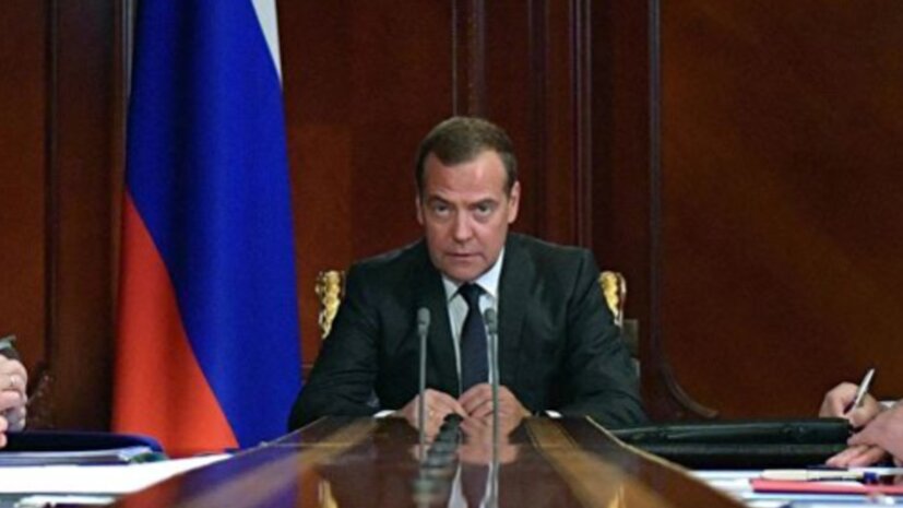 ​Медведев дал команду найти возможных поджигателей лесов в Сибири