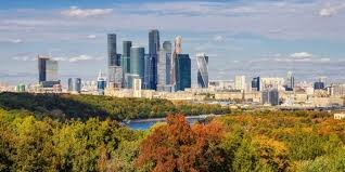 В Москве синоптики поведали о погодных условиях на выходные дни: теплая осень продолжается