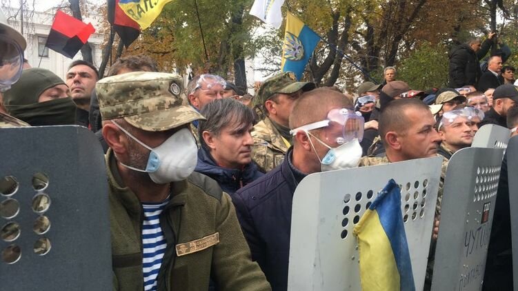 "Майдан" у Рады выдвинул ультиматум Порошенко и напомнил о расстреле Чаушеску в Румынии - кадры