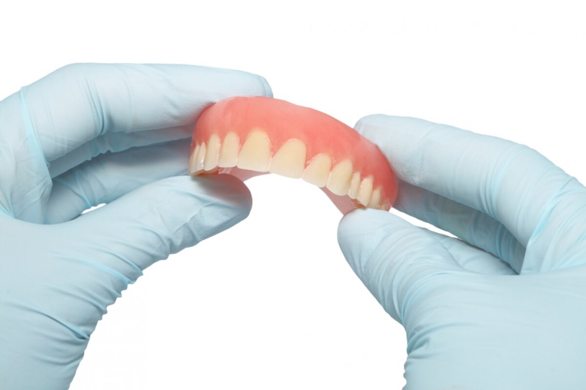 Что такое нейлоновые зубные протезы?