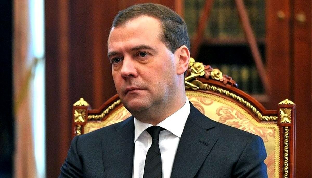 "Тогда туда никто не поедет", - Медведев поставил ультиматум по участию России в Давосском форуме
