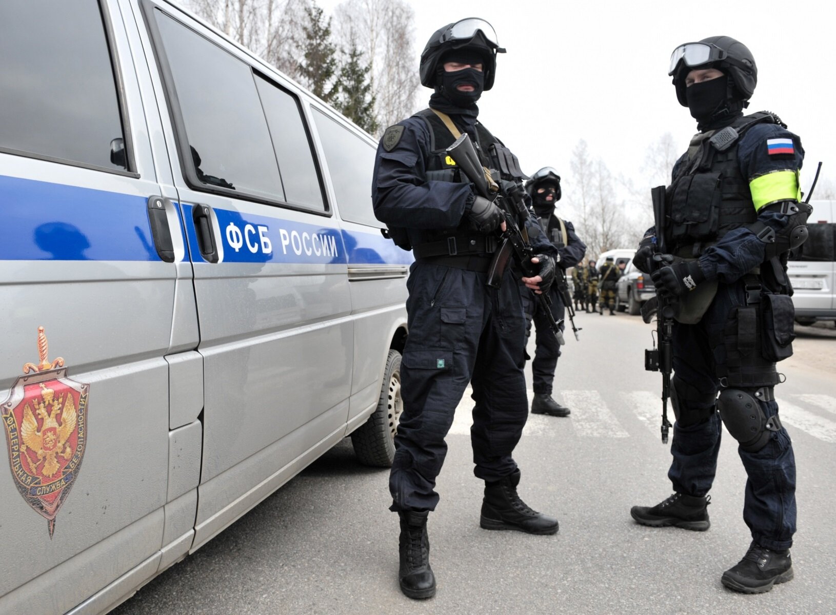В Сети показали, как ФСБ задержала молодых радикалов в девяти городах 