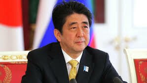 Япония готова заключить мирный договор с Россией при одном условии - Абэ