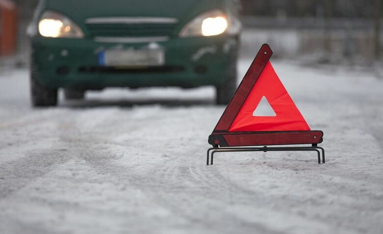 Под Краснодаром в ДТП на снежной трассе разбились три человека, есть пострадавшие