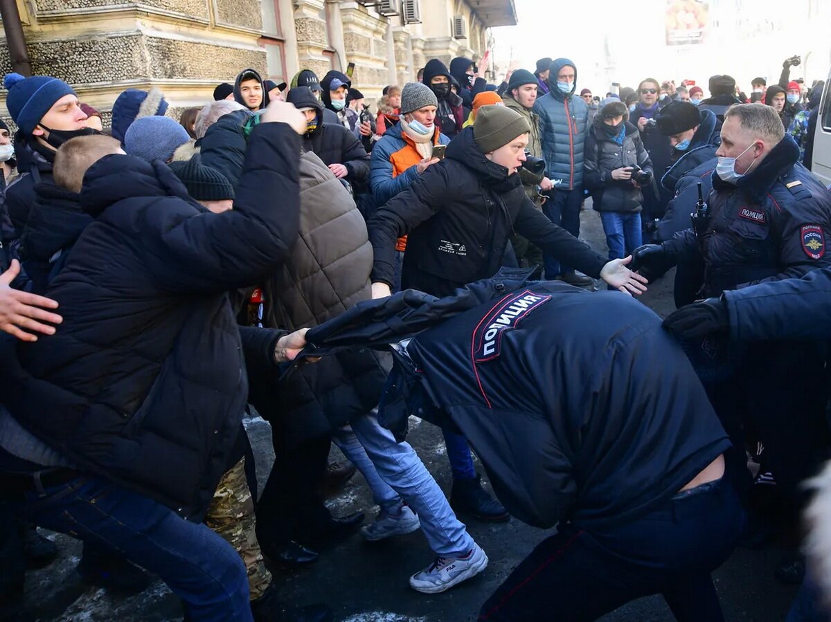 Число активистов незаконного митинга в центре Москвы озвучили в МВД 