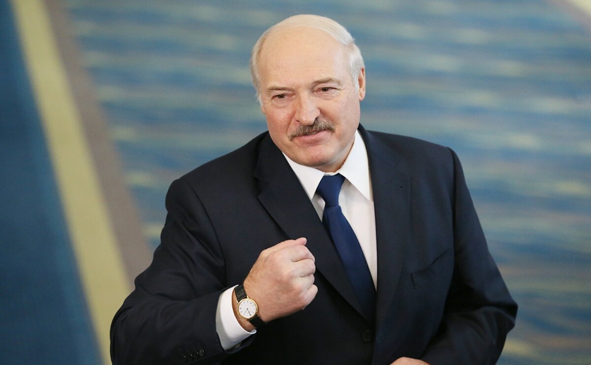 Лукашенко: белорусы ни перед кем не становились на колени 