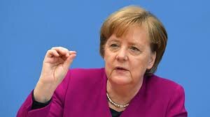 В Госдуме обрушились с критикой на Меркель за заявление о "необходимости антироссийских санкций"