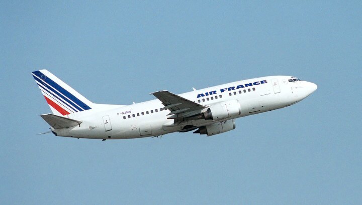 ​СМИ: Самолету Air France был "запрещен" полет над Россией - лайнер вынужденно вернулся в Париж