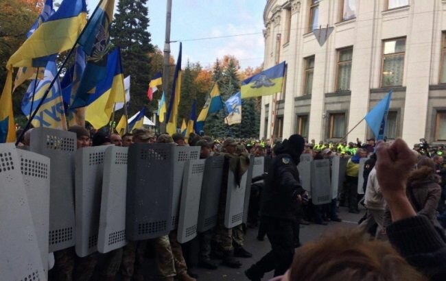 В Совфеде о беспорядках в Киеве: Украина вступает в фазу острой нестабильности 