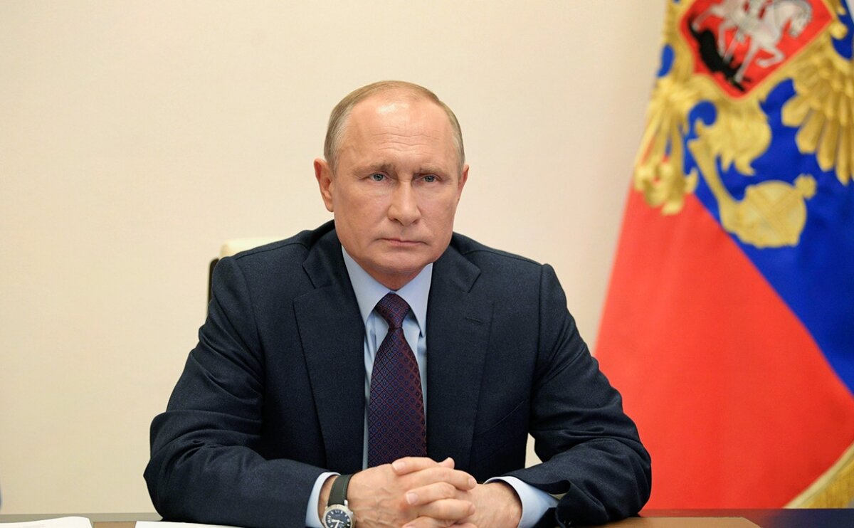 ​Путин объяснил, почему Россия больше не страна-бензоколонка