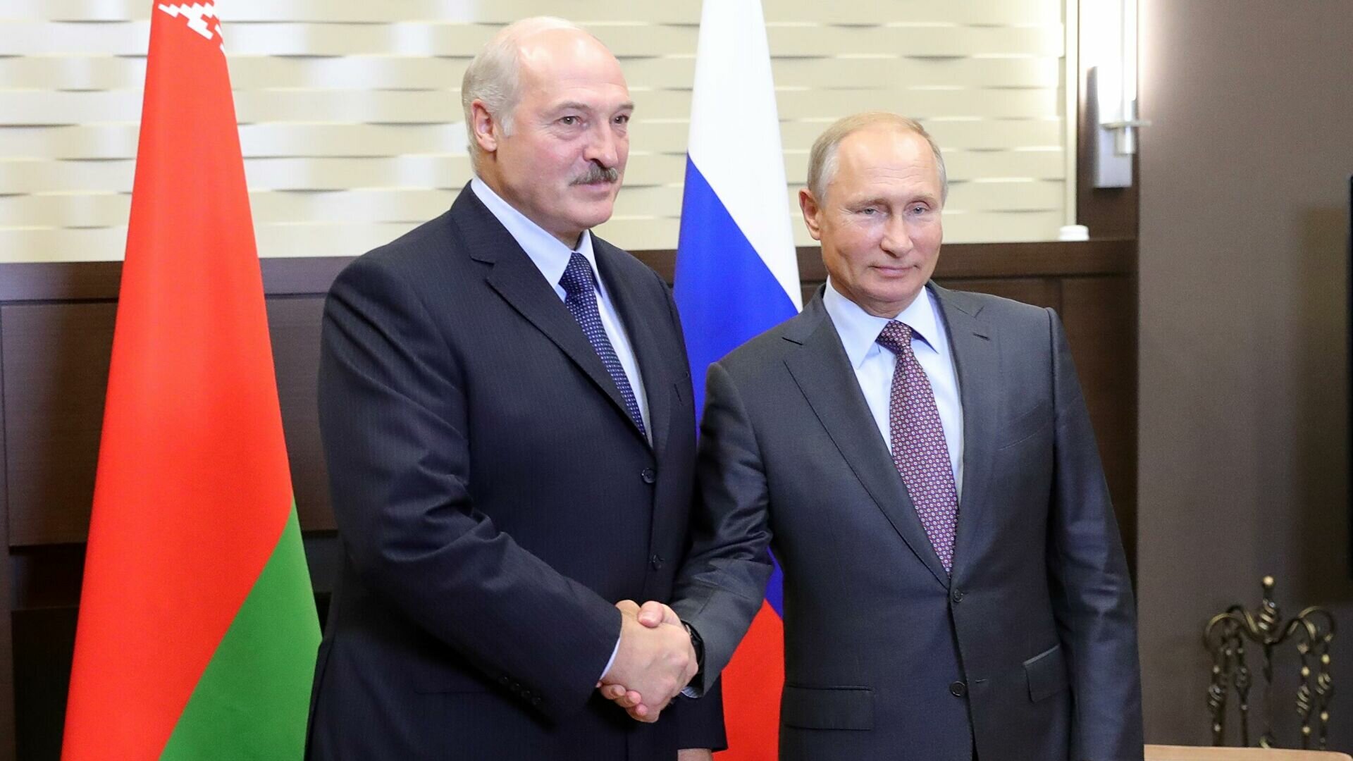 Лукашенко намерен купить месторождение нефти в России 