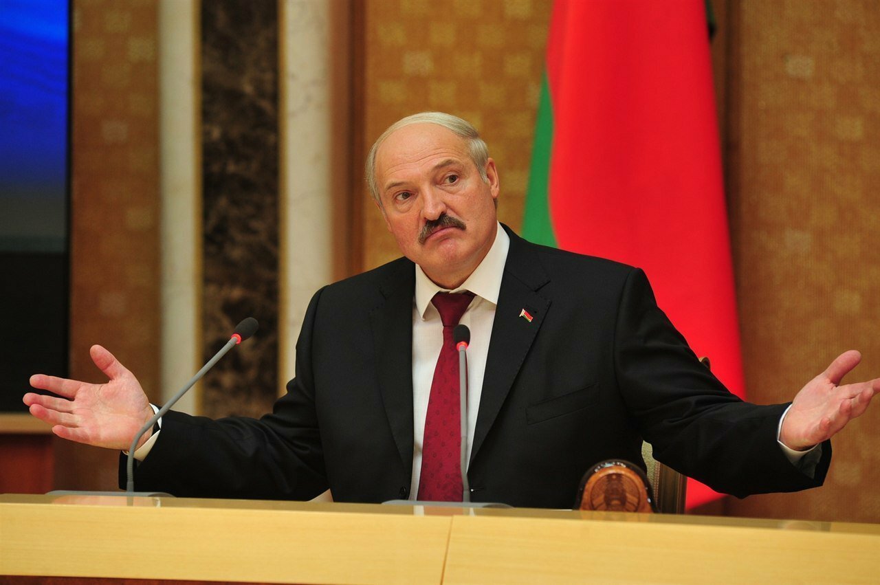 ​"Братья с востока пугают, что это будет очень дорого", - Лукашенко о закупке нефти по мировым ценам