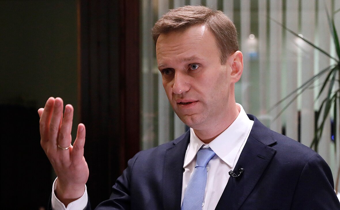 Навальному запретили выезжать из России - подробности