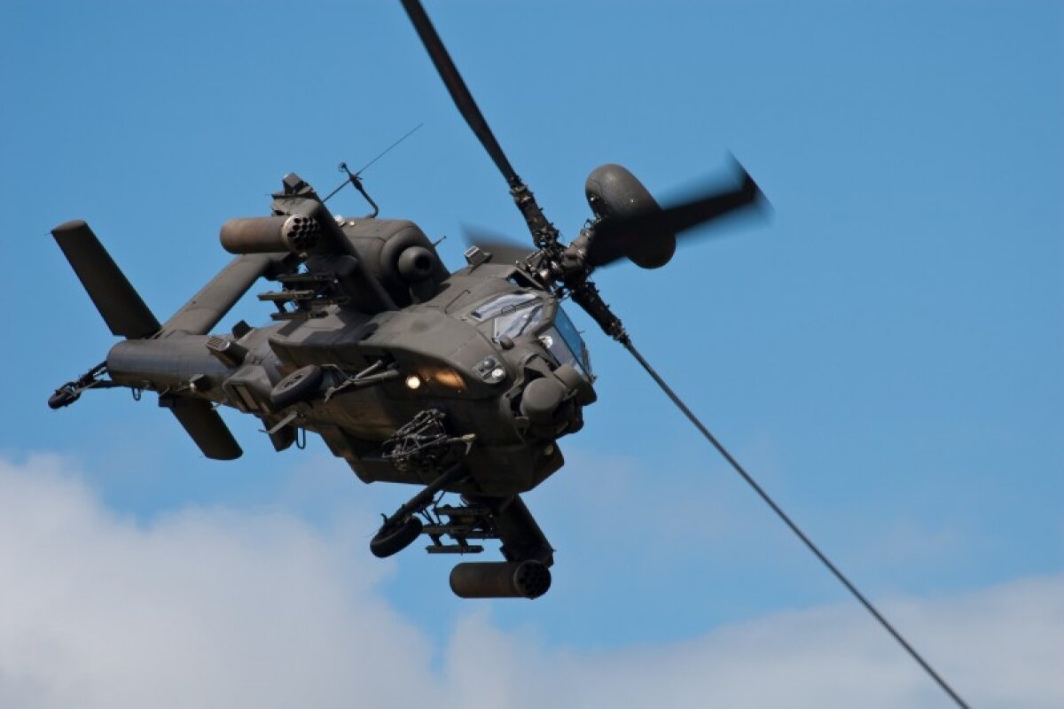 Российские вертолеты дали отпор американским "Апачи" в Эль-Хасаке
