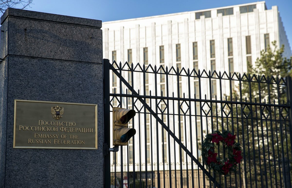 Посольство США в РФ: завтра протестующие пойдут на Кремль 
