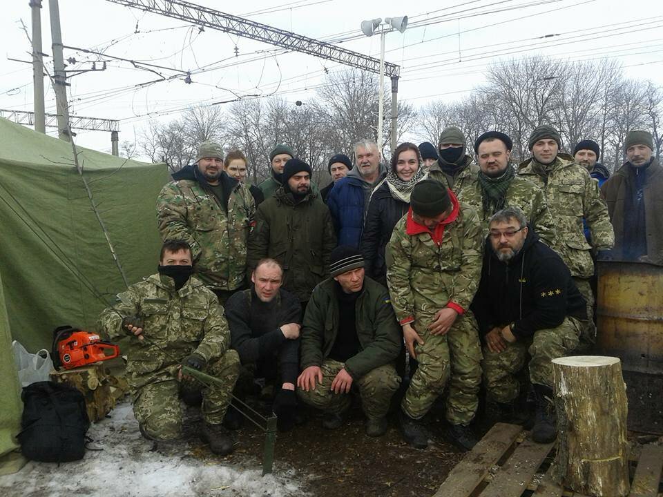 В Киеве решились на силовой разгон блокады ЛДНР: зам Авакова официально распорядился стрелять по "ветеранам АТО"