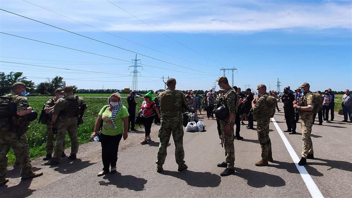 Власти Украины сделали новое заявление об открытии блокпостов в Донбассе 
