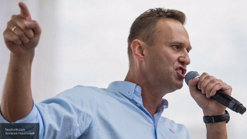 С помощью «умного голосования» на выборах в Мосгордуму Навальный навязывает москвичам дебоширов и продажных либералов
