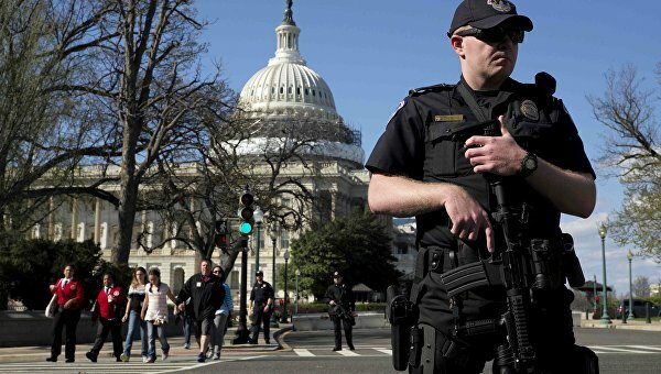 У здания американского Конгресса прогремели выстрелы