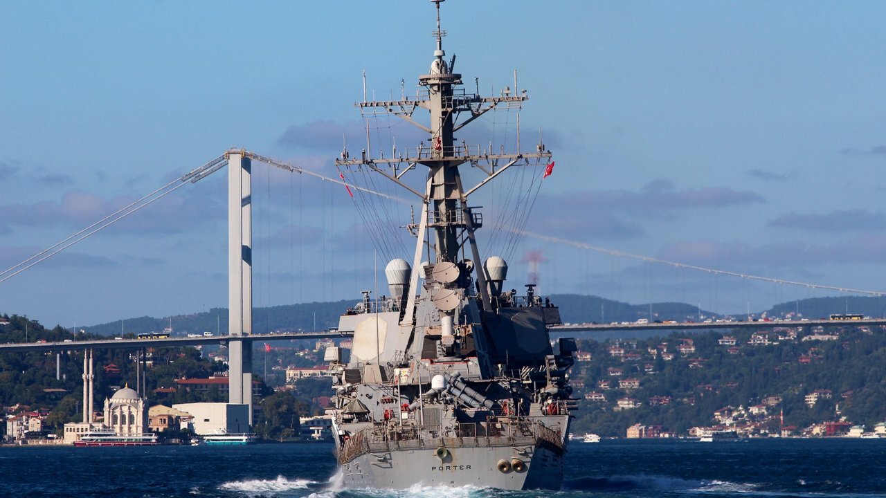 СМИ объяснили, зачем ВМС США "играют мышцами" в Черном море