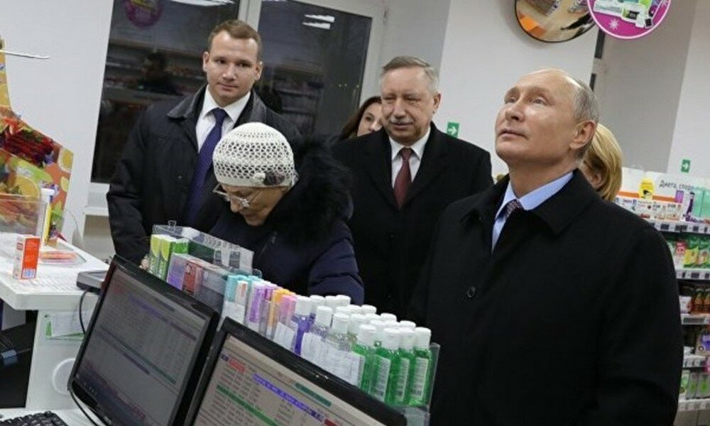 СМИ выяснили, как визит Путина повлиял на питерскую аптеку