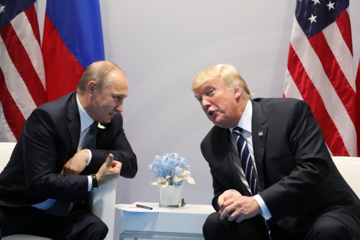 Суд засекретил записи переводчика со встречи Путина и Трампа