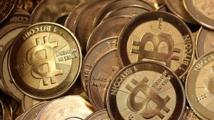 Bitcoin бьет рекорды: Стоимость криптовалюты перевалила за 1,5 миллиона рублей